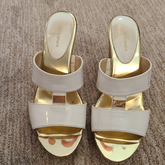 Marc Fisher Shoes - ❤️❤️Host Pick❤️❤️Marc Fisher wedge sandal